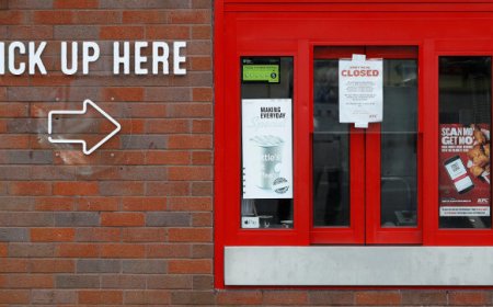 KFC resta senza pollo: centinaia di ristoranti chiusi in Inghilterra