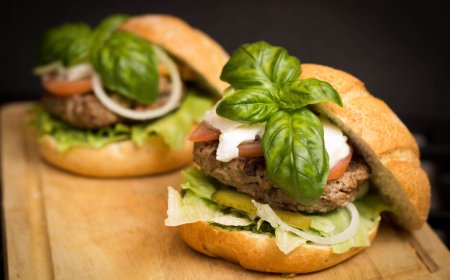 Burger Day, un italiano su tre mangia hamburger tutti i giorni