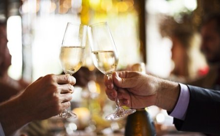 Lo spumante italiano conquista il mondo: boom di vendite all'estero