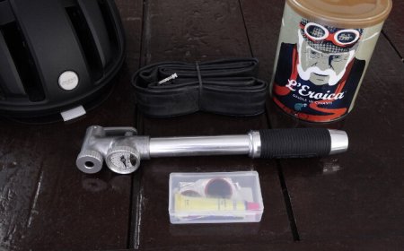 Goppion Caffè a L'Eroica Caffè con una latta in edizione limitata