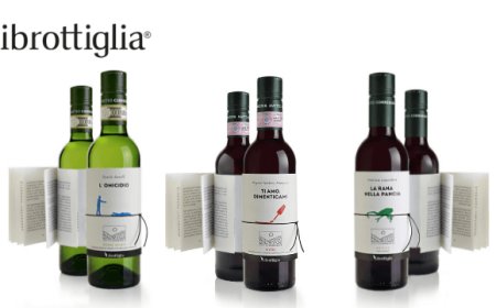 Librottiglia: l'idea natalizia di Matteo Correggia, distribuito da Pellegrini S.p.A.