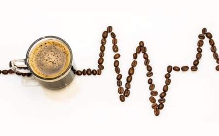 Caffeina: l'alcaloide naturale presente nei chicchi di caffè