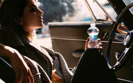 Acqua Sant'Anna da borsetta alla Milano Fashion Week