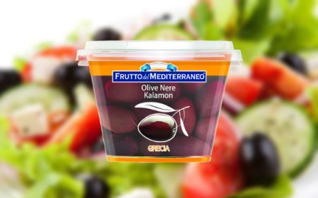 Madama Oliva amplia la gamma con le Olive Nere Kalamon