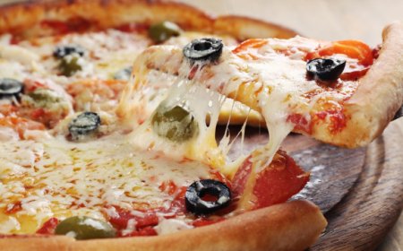 La pizza rende felici. Lo confermano i dati IIAS sui consumi