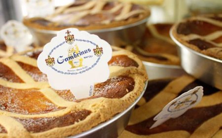 Pastiera da record al Gran Caffè Gambrinus: 2 metri di diametro