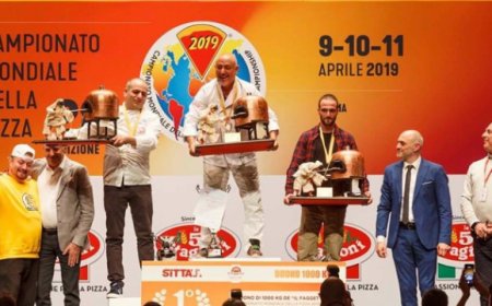 Attilio Albachiara testimonial di forni Marana per il Campionato Mondiale della Pizza