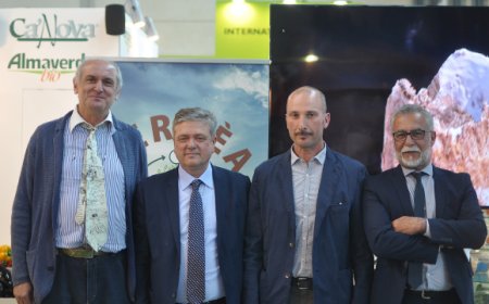 Verdèa: Canova di Gruppo Apofruit promuove l'agricoltura biodinamica con il progetto