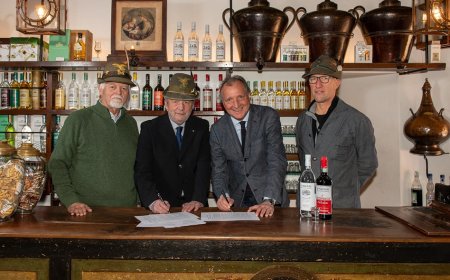 Distilleria Nardini rinnova l'accordo con il mondo degli alpini