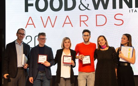Nico Salvatori riceve il premio Best Bartender under 35 ai Food&Wine Italia Awards