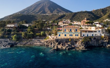 Gruppo UNA arriva a Salina con L'Ariana Isole Eolie | UNA Esperienze