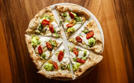 Deliveroo: a Milano gastronomie con consegna a domicilio e pizza delivery di beneficenza