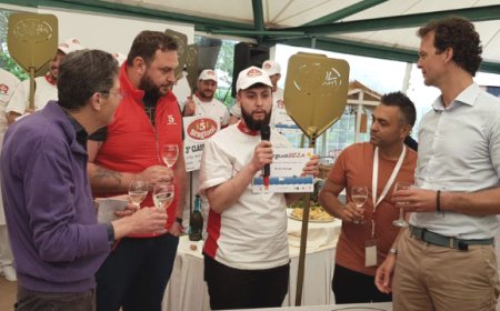 Nicola Falanga vince il premio Emergente Pizza Napoli
