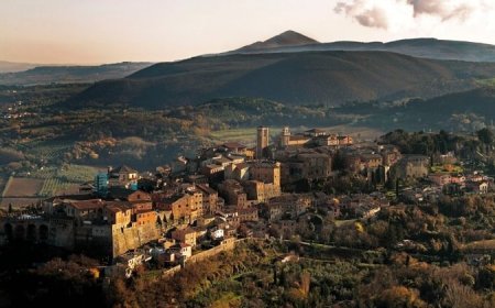 Il ministro Centinaio scommette sull'enoturismo