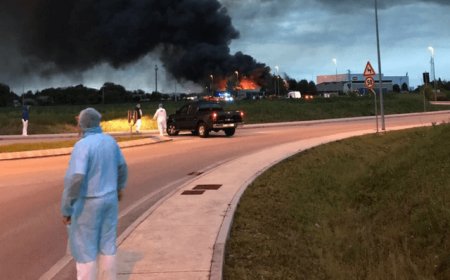 Pordenone, vasto incendio alla Roncadin. Nessun ferito