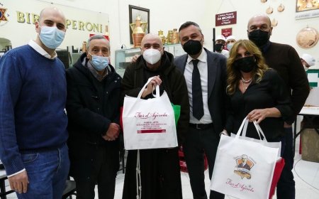 L’Antica Pizzeria da Michele dona 200 pizze ai senza tetto