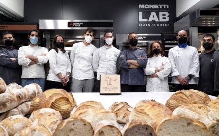 Gli Ambasciatori del Gusto a scuola di pane da Moretti Forni
