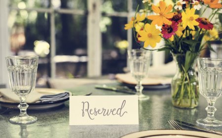 In Campania si riparte: da giovedì 21 ok servizio ai tavoli. De Luca non firma l'intesa col Governo