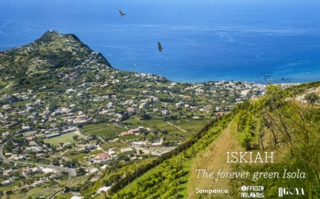 ISKIAN&#x2122; NEGRONI ICE POP: il ghiacciolo alcolico che presenta il progetto turistico internazionale per Ischia