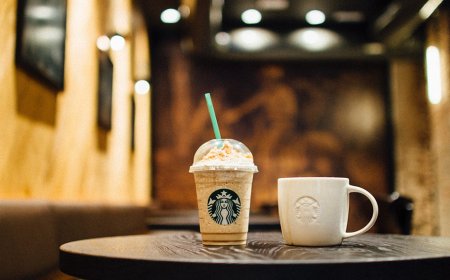 Coronavirus: Starbuck's ritorna al monouso