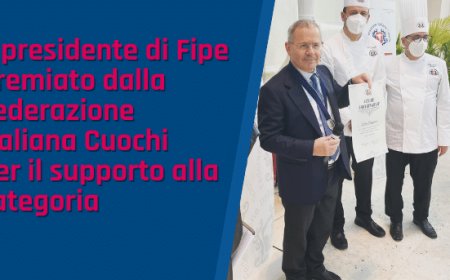 Il presidente di Fipe premiato dalla Federazione Italiana Cuochi per il supporto alla categoria