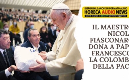 Il Maestro Nicola Fiasconaro dona a Papa Francesco la Colomba della Pace