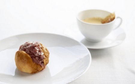 A Carnevale il "maritozzo carbonaro" dello chef Fusco