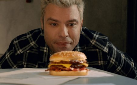 Il nuovo spot di McDonald’s racconta l'amore per il Crispy McBacon