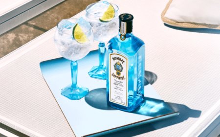 Bombay Sapphire brinda all'estate con Bombay&Tonic