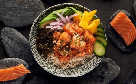 Il salmone norvegese protagonista del pokè, il piatto esotico alla conquista del Bel Paese