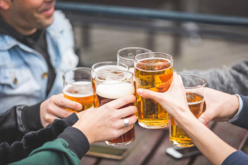 Consumi fuori casa: gli italiani amano la birra