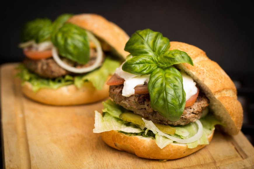 Burger Day, un italiano su tre mangia hamburger tutti i giorni