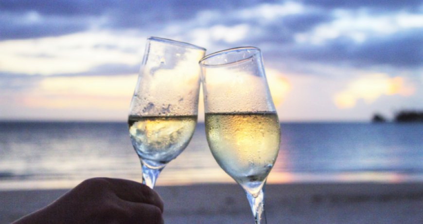 Le 10 regole per gustare Champagne a san Valentino