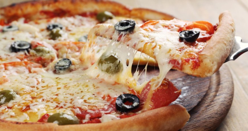 La pizza rende felici. Lo confermano i dati IIAS sui consumi