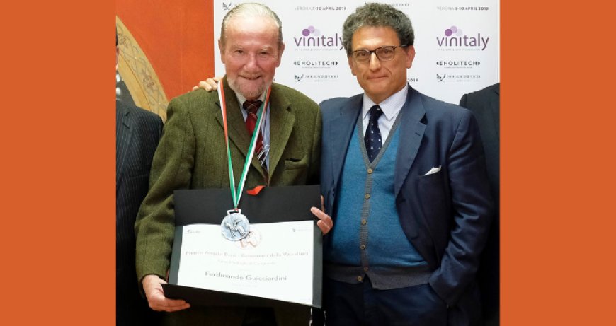 Al Conte Ferdinando Guicciardini il premio Benemerito della Viticoltura 2019 per la Toscana