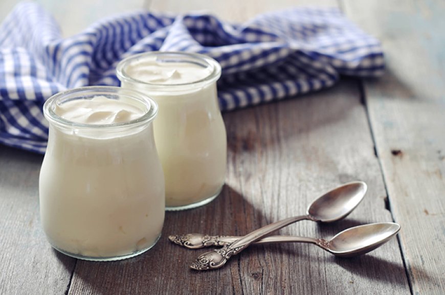Lo yogurt potrebbe diminuire negli uomini il rischio di tumore all'intestino