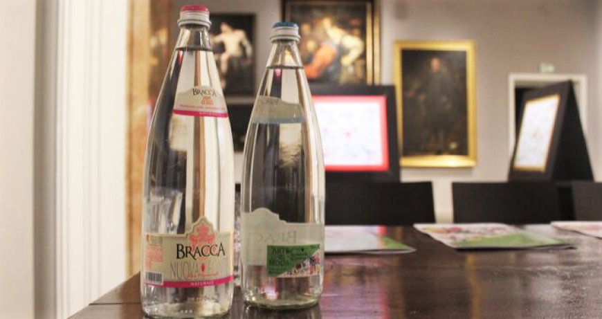 Acqua Minerale Bracca con I Foulard di Accornero per Gucci in mostra a Carrara