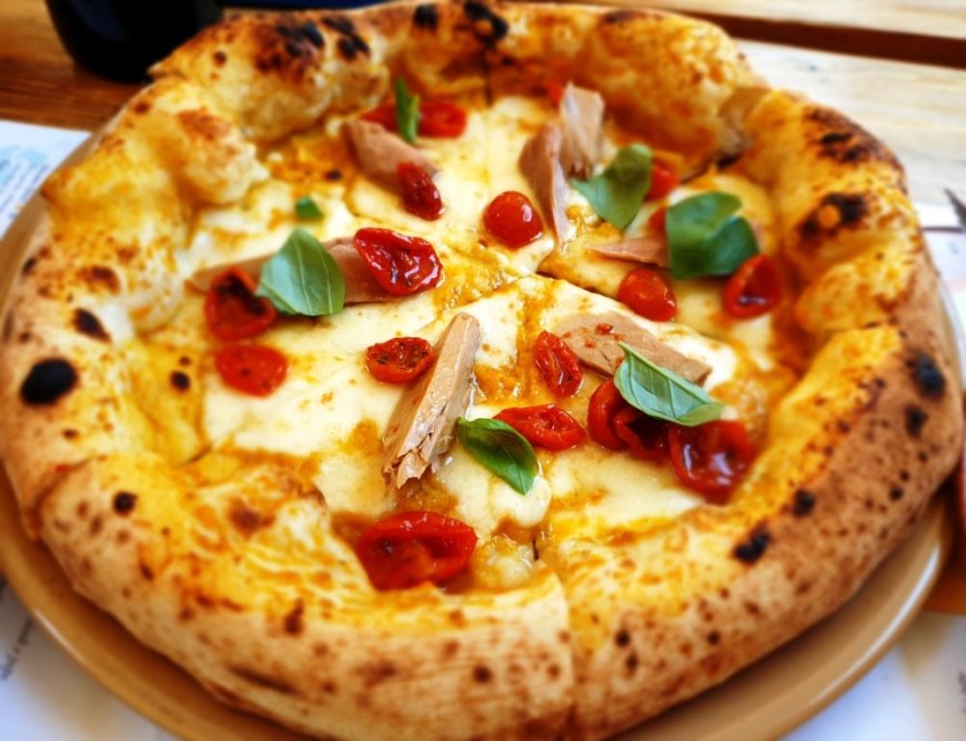 La Pizzeria Il Piennolo di Cetara riparte dal menu "100% Costa Divina"