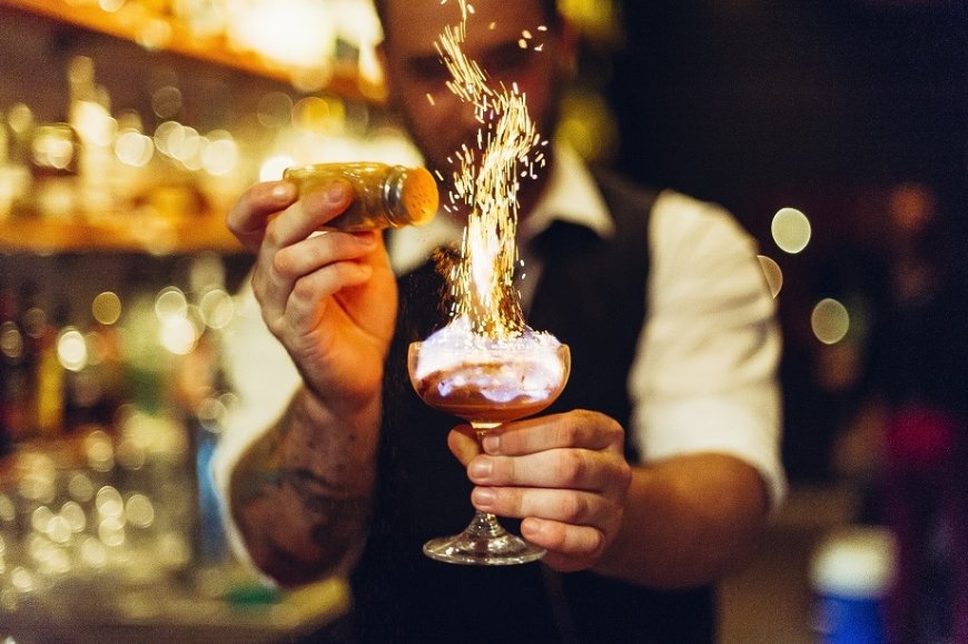 Come cambia il ruolo dei bartender? Le esperienze dei mixologist e alcune ricette a cui ispirarsi