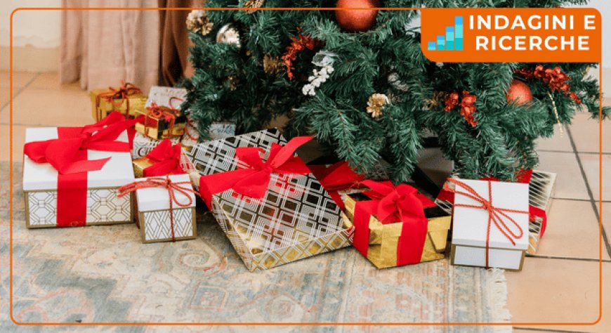 Natale: spesa per i regali da 177 euro a testa