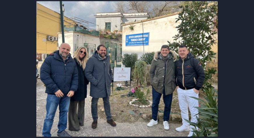 A Napoli Errico Porzio adotta un'aiuola e la dedica alla memoria di Andrea Trocino
