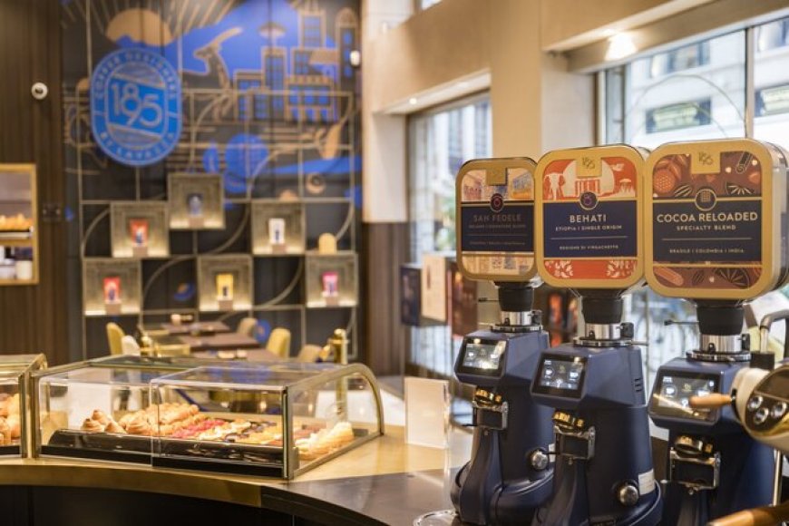 Si rinnova il flagship store Lavazza di Milano