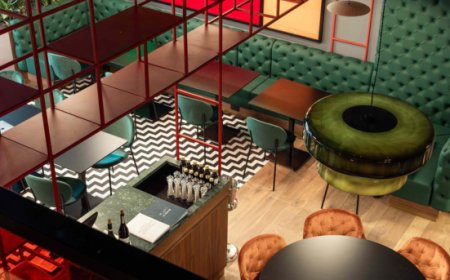 Casa Bi, la nuova insegna nel cuore di Milano, celebra l’arrivo della Befana