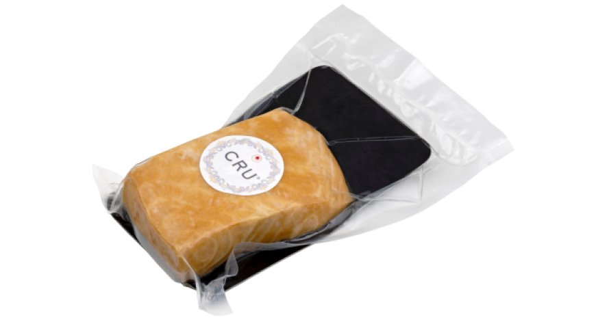 Cru Caviar presenta lo storione di Beluga affumicato a Pitti Taste 2024