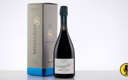 Cantina di Riva presenta il nuovo look  della linea Brezza Riva