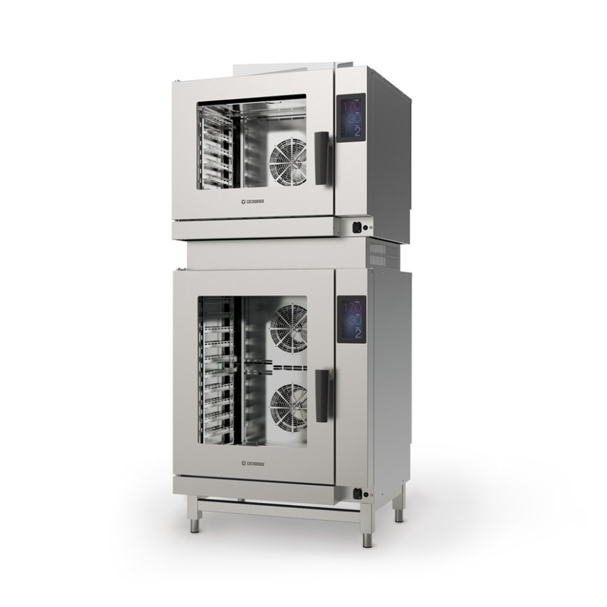 Tecnoinox  a Tirreno C.T. 2024 con le novità di prodotto e i modelli di punta di forni e cucine modulari