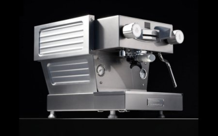 La Marzocco presenta la macchina da caffè in edizione limitata ''La Marzocco RIMOWA Linea Mini''