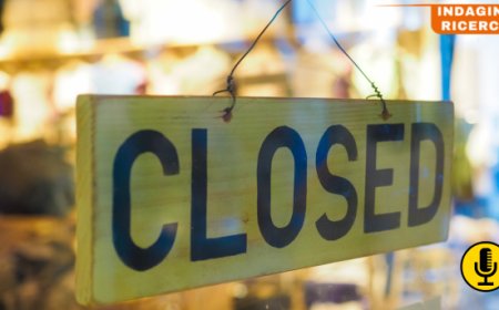 Spariscono quattro negozi all'ora mentre cresce l'ecommerce. Il report Confesercenti