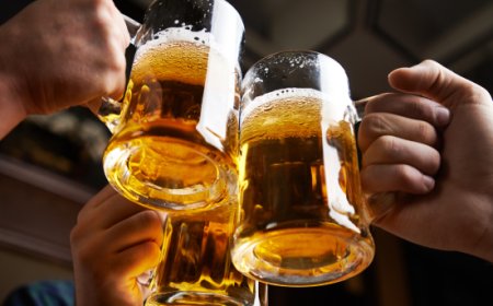 Ridurre le pinte per diminuire il consumo di alcol? Lo studio di Cambridge sembra avere qualche problema