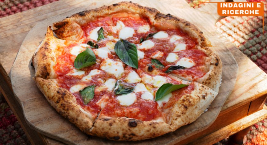 Per il 60% degli italiani la pizza si associa a una storia d'amore